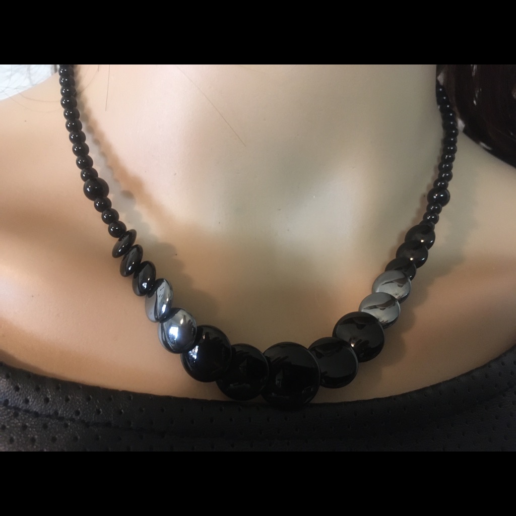 Genuine Black Onyx Hematite Graduated Necklace 30$